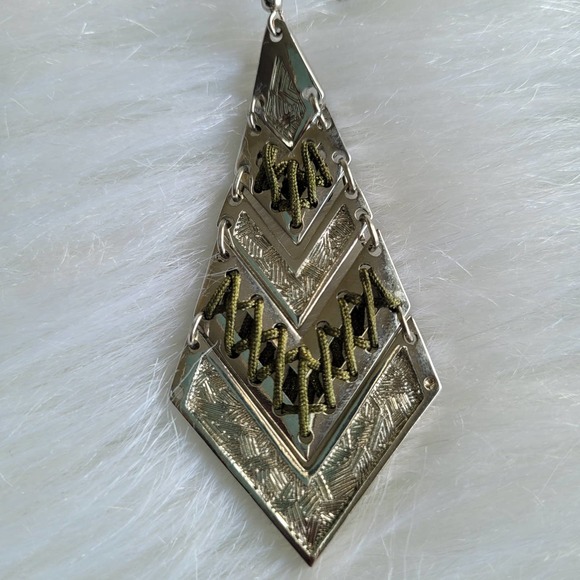 NWOT Women's Jewelry Silver Green Boho Dangle/Drop Earrings - Picture 3 of 4